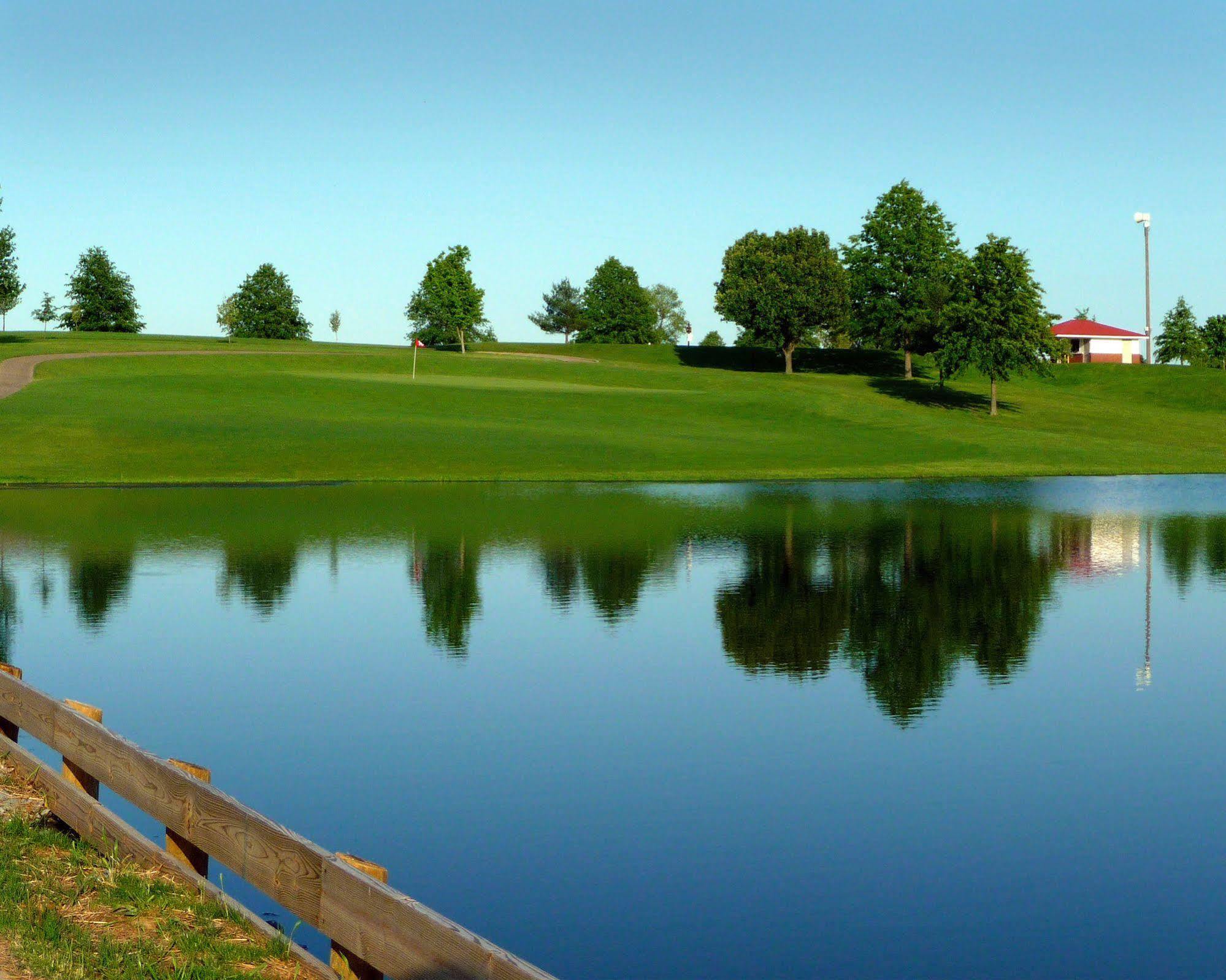 Bright Leaf Golf Resort Harrodsburg Bagian luar foto