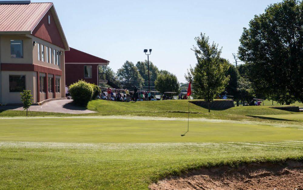 Bright Leaf Golf Resort Harrodsburg Bagian luar foto