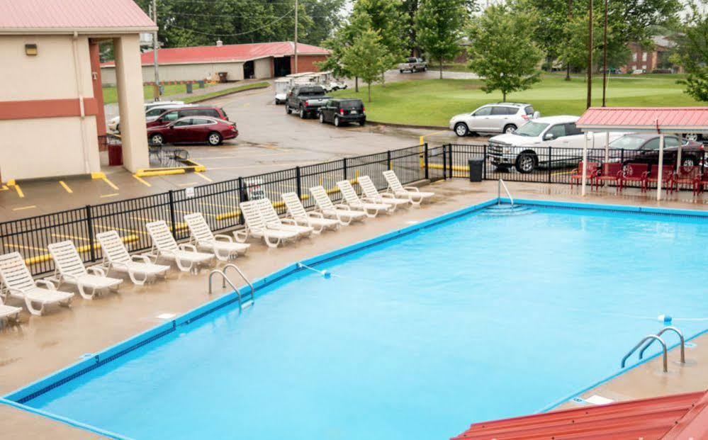 Bright Leaf Golf Resort Harrodsburg Bagian luar foto